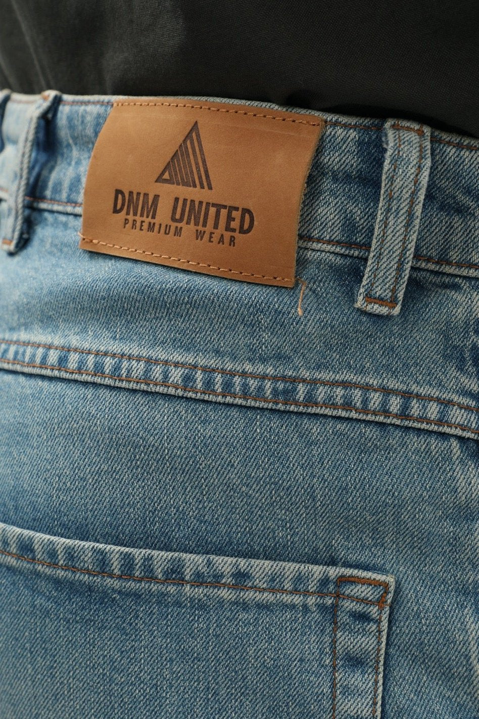 بنطلون جينز DNM UNITED Slim Fit مصنوع من القطن بنسبة 100% - أزرق