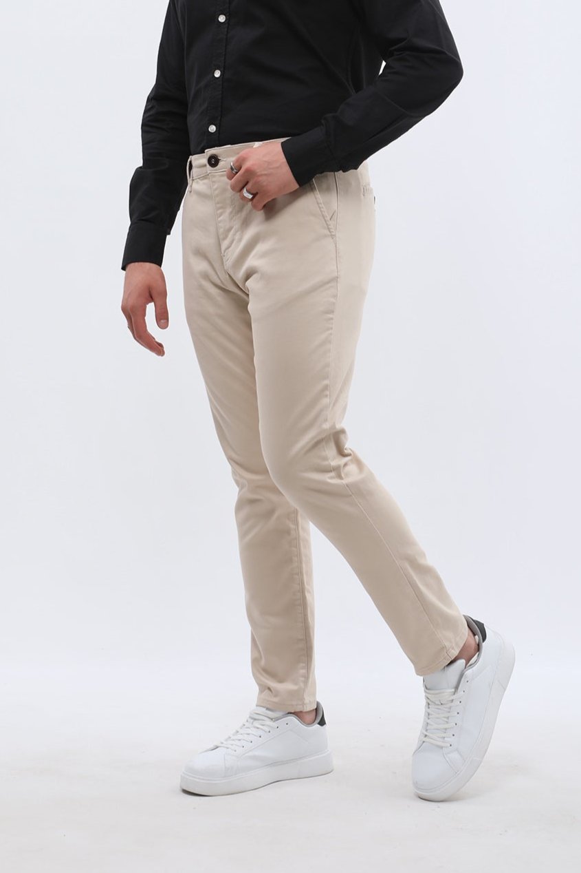 بنطلون جينزبرو قطني بقصّة Slim Fit Chino - كريمي