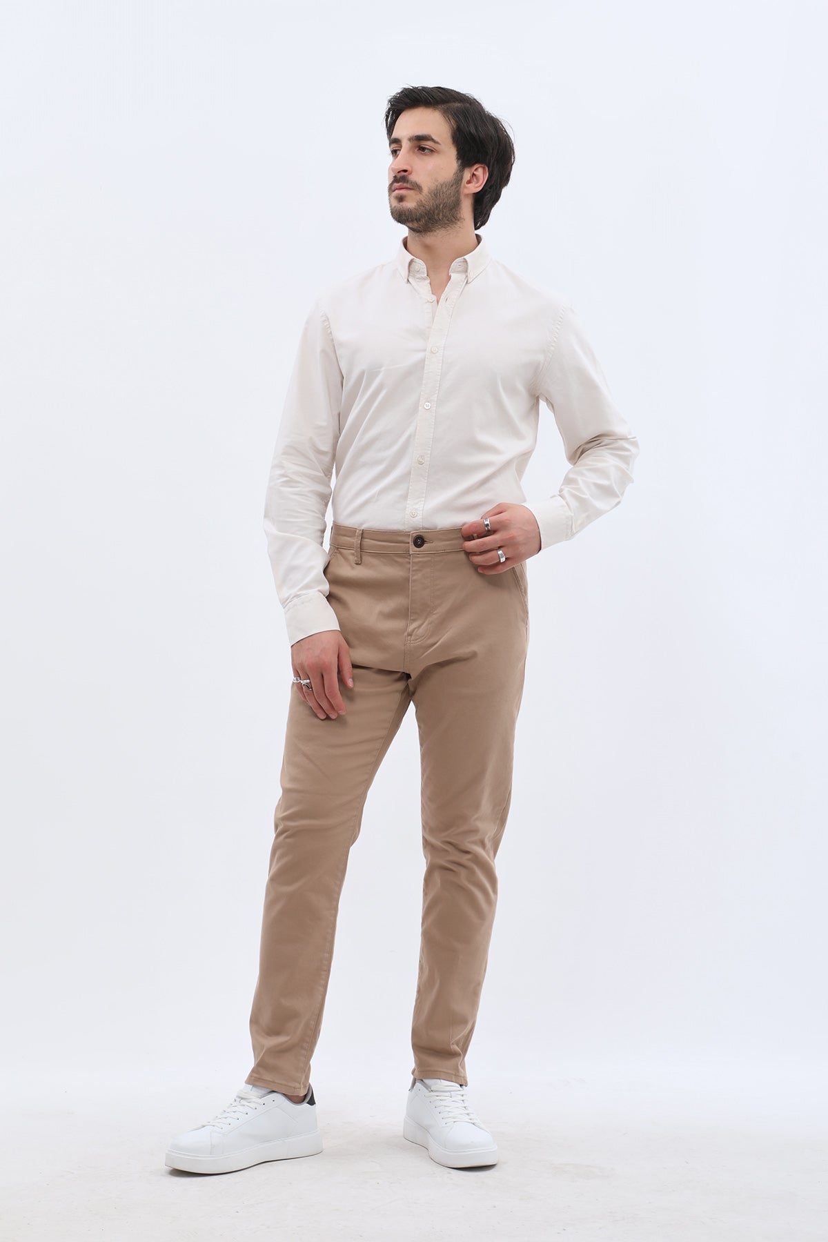 بنطلون جينزبرو قطني بقصّة Slim Fit Chino - لون بني