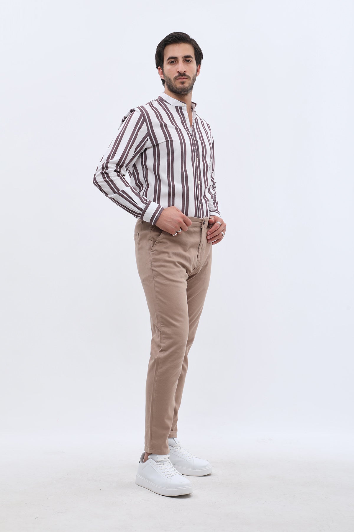 بنطلون جينزبرو قطني بقصّة Slim Fit Chino - لون بني