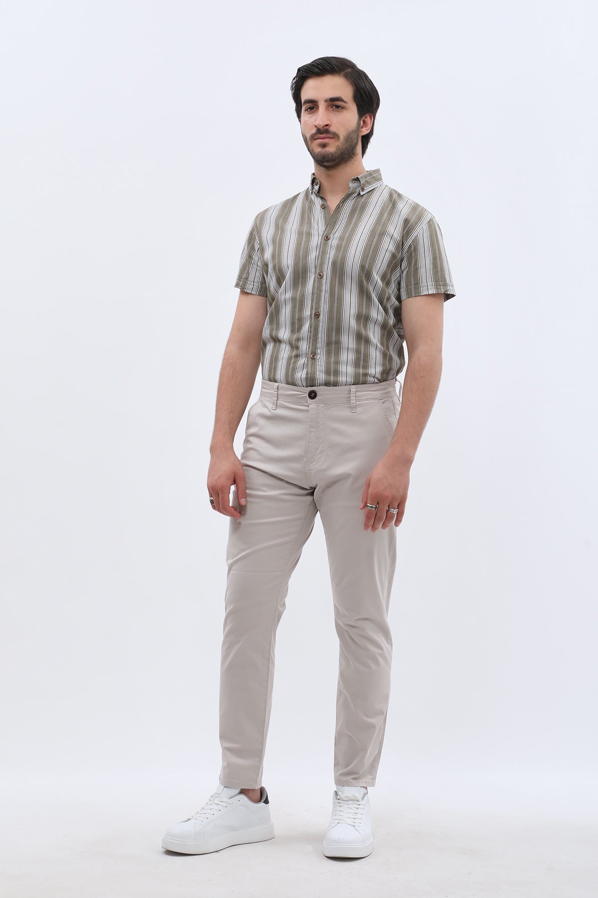 بنطلون جينزبرو قطني بقصّة Slim Fit Chino - حجري