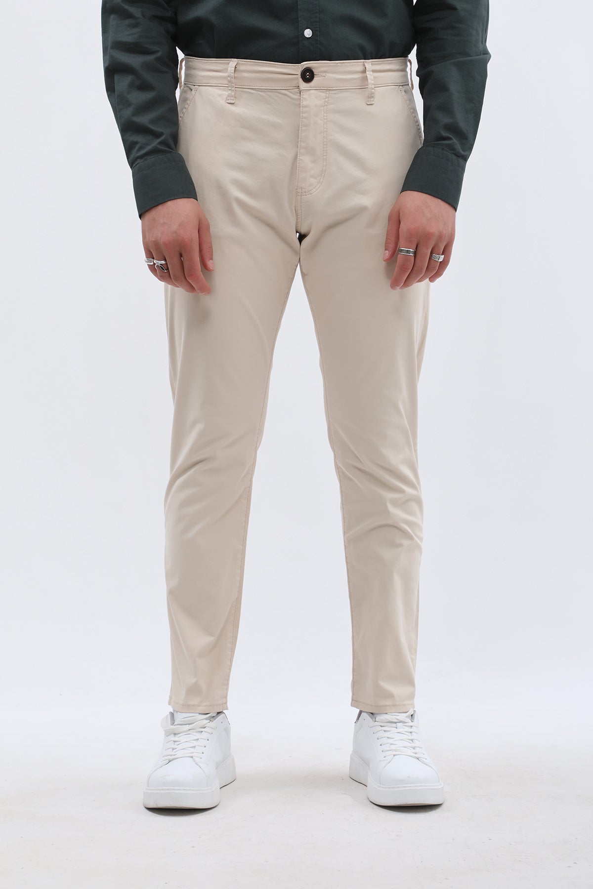 بنطلون جينزبرو قطني بقصّة Slim Fit Chino - كريمي